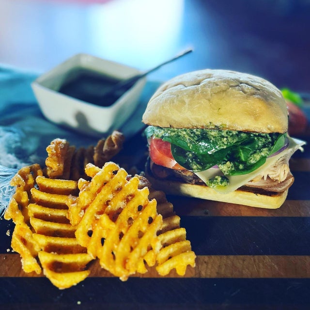 Sandwiches Urbano Bar & Bistro